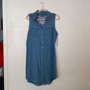 Light Denim blue Shirt Dress lace back size L New w/tags